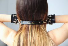 Laden Sie das Bild in den Galerie-Viewer, Handfesseln aus Leder MEGAN