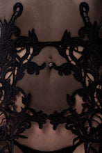 Laden Sie das Bild in den Galerie-Viewer, 2-teiliges Straps-Set - Weiblichkeit mit Stil