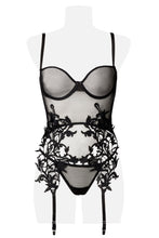 Laden Sie das Bild in den Galerie-Viewer, 2-teiliges Straps-Set - Weiblichkeit mit Stil