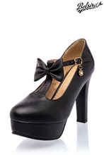 Laden Sie das Bild in den Galerie-Viewer, Retro Riemchen-Pumps