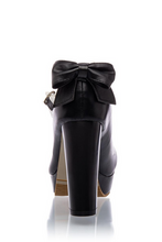 Laden Sie das Bild in den Galerie-Viewer, Mary Jane Pumps in 2 Farben
