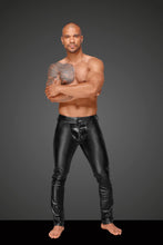 Laden Sie das Bild in den Galerie-Viewer, Powerwetlook Herrenhose mit dekorativen PVC Zierfalten und Gesäßtaschen - Weiblichkeit mit Stil