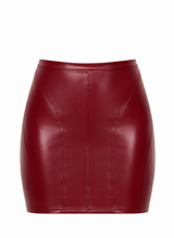 Laden Sie das Bild in den Galerie-Viewer, NEU F399 Bordeaux Affair Minirock aus Powerwetlook