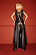 Laden Sie das Bild in den Galerie-Viewer, schwarzes langes Damenkleid, in Übergrößen F069