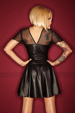 Laden Sie das Bild in den Galerie-Viewer, schwarzes Kleid, in Übergrößen - Weiblichkeit mit Stil